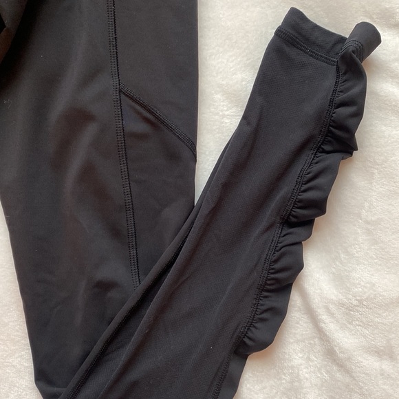 Lululemon Women's Black Leggings - Picture 2 of 3